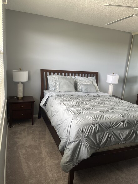 Building Photo - 6097 Balboa Cir