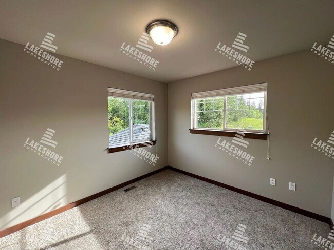 Building Photo - Spacious and Secluded 4 Bed 2 Bath Monroe ...