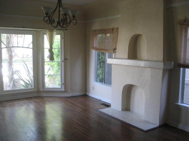 Building Photo - 1304 S Cloverdale Ave