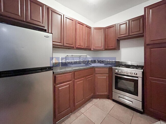 Building Photo - 617 W 143rd St