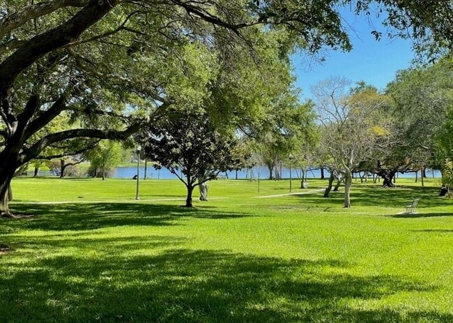 Building Photo - 807 26th Ave N