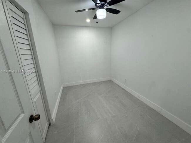 Building Photo - 10245 SW 37th Terrace