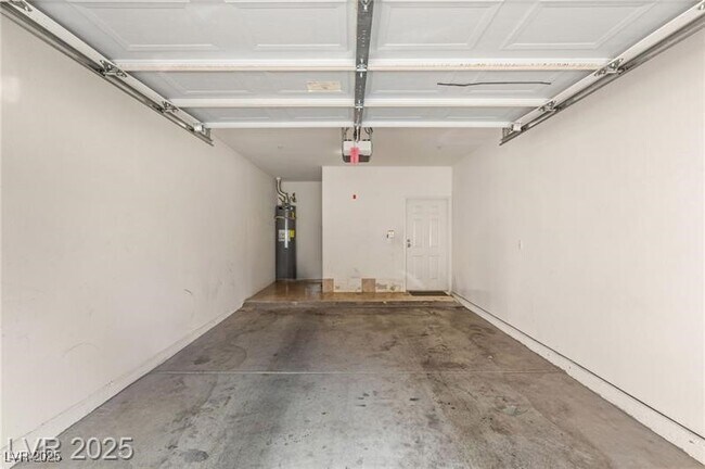Building Photo - 5855 Valley Dr