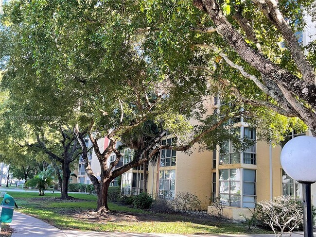 Building Photo - 200 172nd St