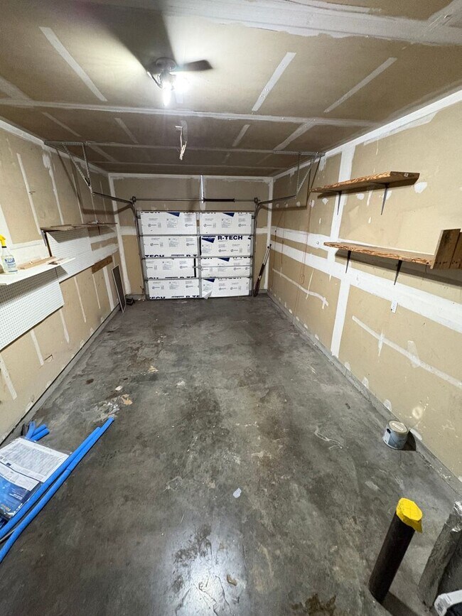Building Photo - 1037sw17