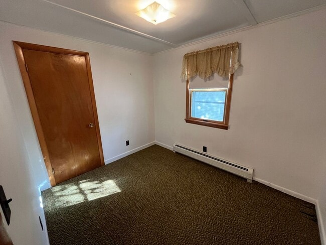 Building Photo - Four Bedroom Single Family House for Rent ...
