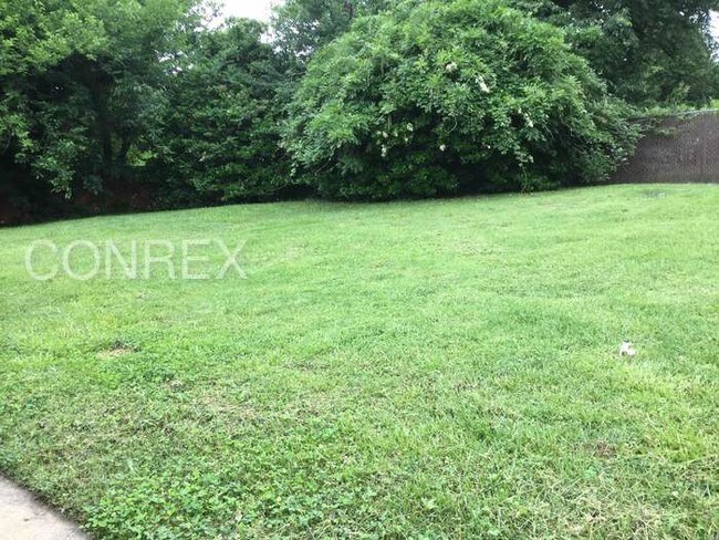 Building Photo - Beautifully Renovated Home