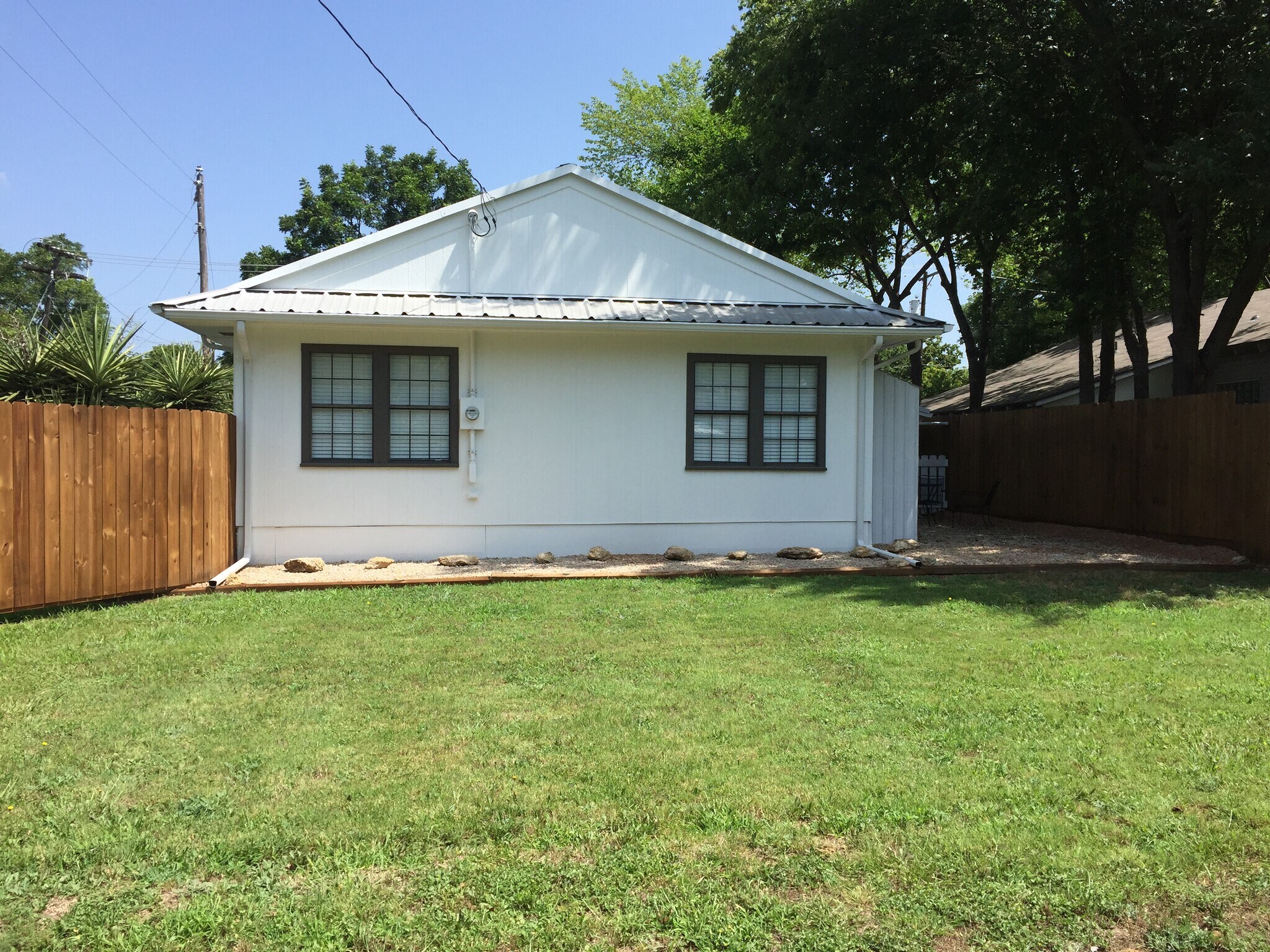 Building Photo - 310 East 3rd St.