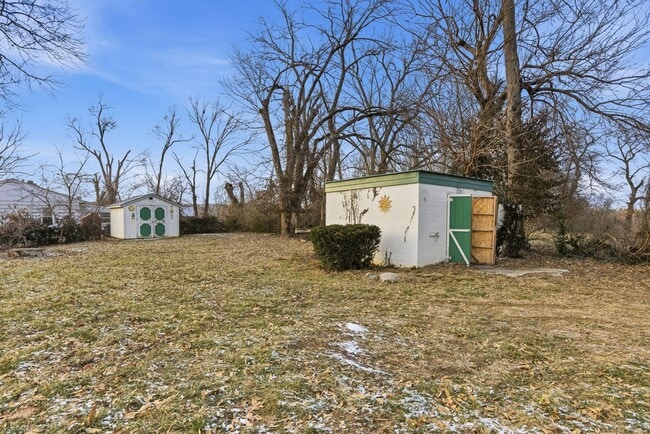 Building Photo - Renovated 3 Bedroom | 2 Full Bath Home