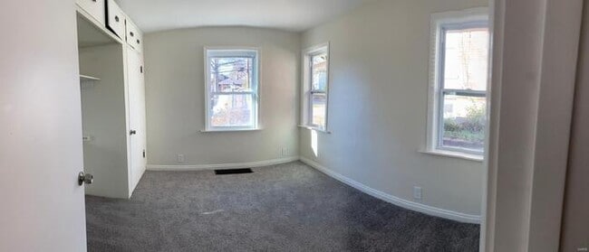 Building Photo - Fantastic 1bd/2ba home! Coming soon!