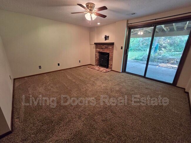 Building Photo - 2335 Southwood Pl