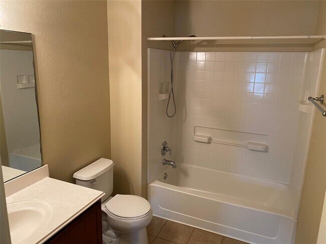 Building Photo - 30318 Bumble Bee Dr