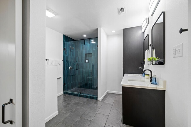 Building Photo - 5105 Galen Ct