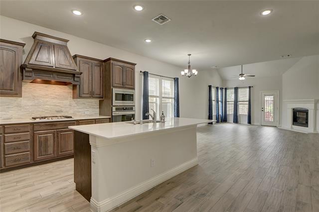 Building Photo - 805 Beeville Ct