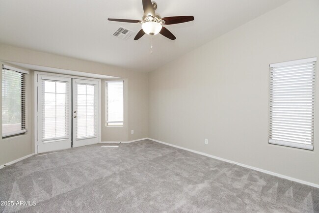 Building Photo - 11221 W Mountain View Dr