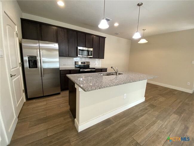 Building Photo - 725 Milestone Pk