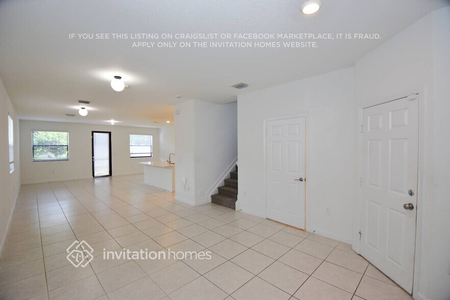 Building Photo - 3407 W 109th Pl