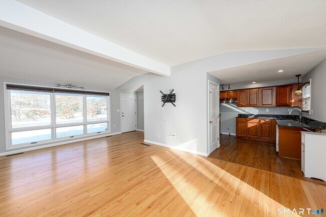 Building Photo - 49 Kimberly Cir