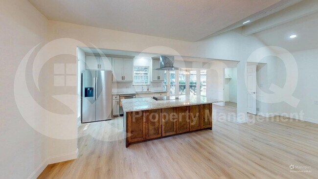 Building Photo - 208 Glenwick Pl
