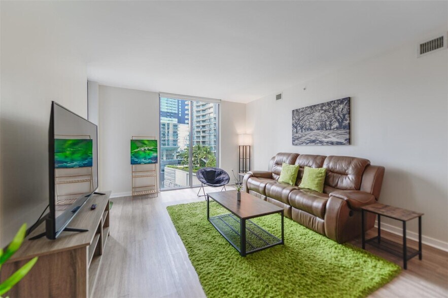 Building Photo - 31 SE 6th St