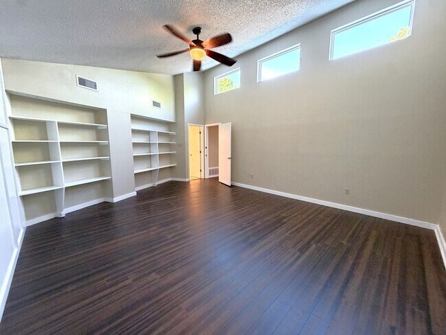 Building Photo - 3-2.5-2 Town home on the Historic Bricks of Camp Bowie