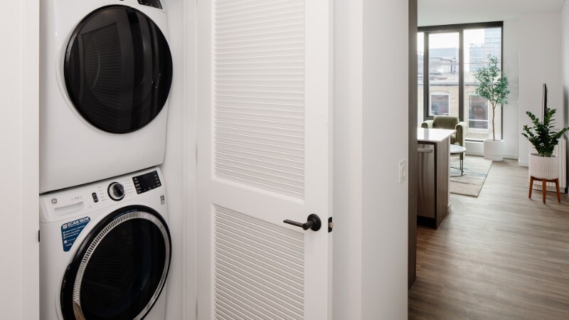 Building Photo - 1104 W Randolph St