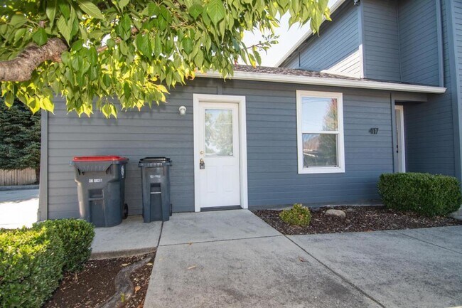 Building Photo - 417 N 10th St