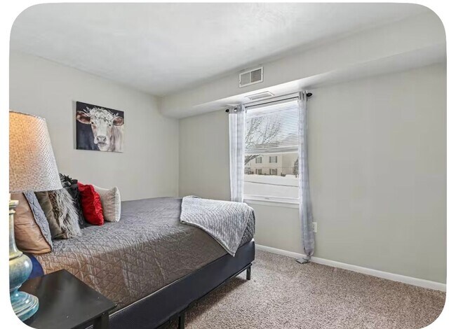 Building Photo - Beautiful Fully Furnished 2 Bedroom in Hummelstown. Minutes from Hershey.