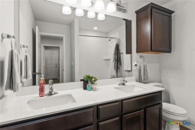 Building Photo - 2341 Aylesbury Dr