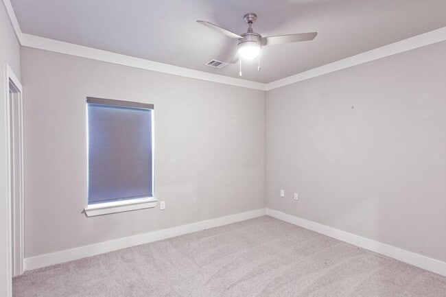 Building Photo - 3313 Wynwood Dr