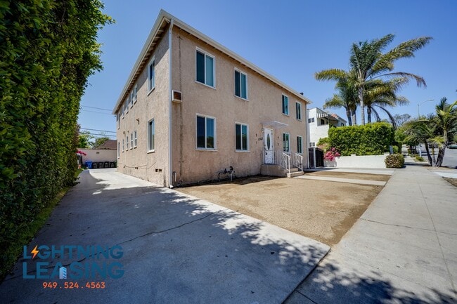 Building Photo - 1363 1/2 Hauser Blvd-1D