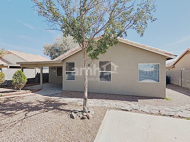Building Photo - 368 S 161ST Dr