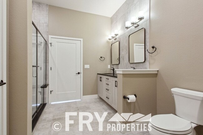 Building Photo - Stunning, Spacious 3bed/3bath Riverdale Ra...