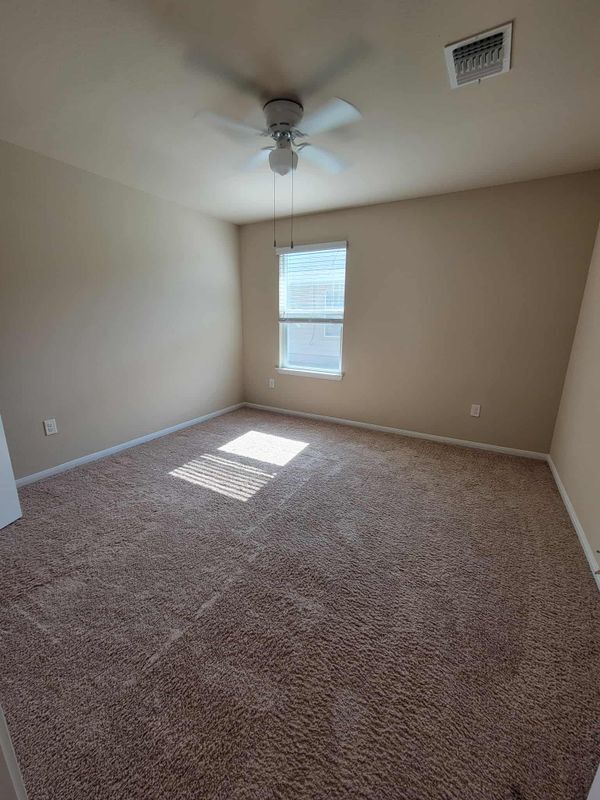 Building Photo - 213 Camellia Dr