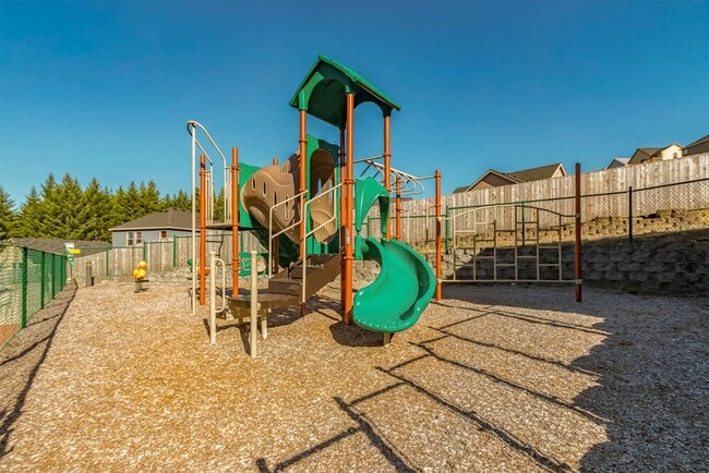 Building Photo - 855 NE Hill Way