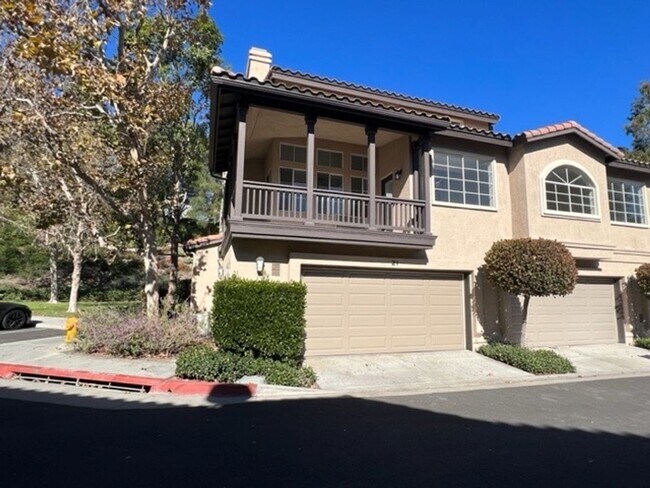 Building Photo - PICTURE PERFECT 2 BR/2 BATH PLUS LOFT END UNIT CONDO WITH DIRECT ACCESS 2 CAR GARAGE