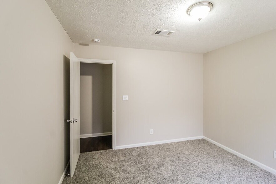 Building Photo - 2861 Panther Ct