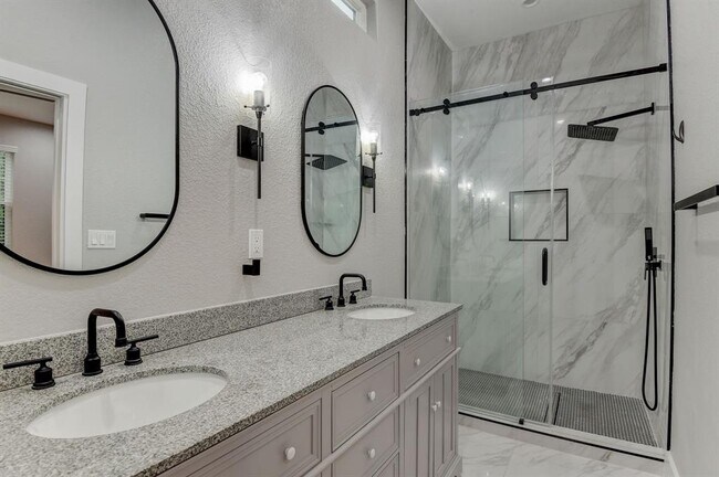 Building Photo - 2507 Rogge Ln