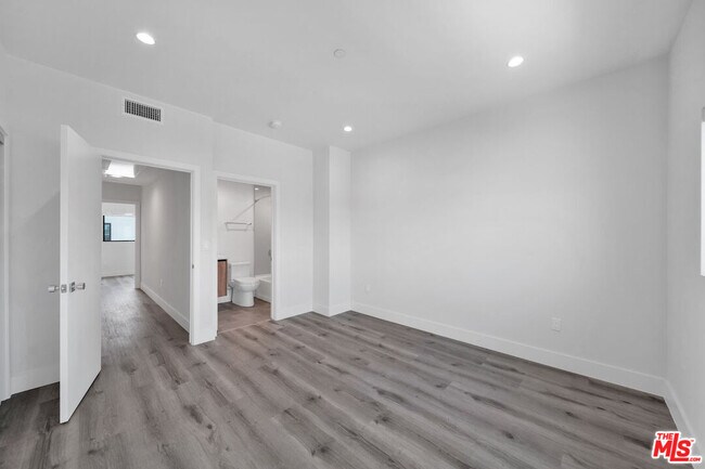 Building Photo - 11522 Emelita St