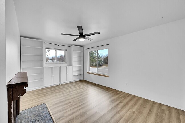 Building Photo - $2,140.95 - 3 Bed, 2 Bath Home in Loveland with Central AC and Fenced in Yard!