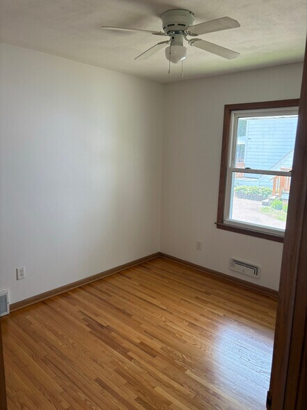 Building Photo - 1764 Pleasant St