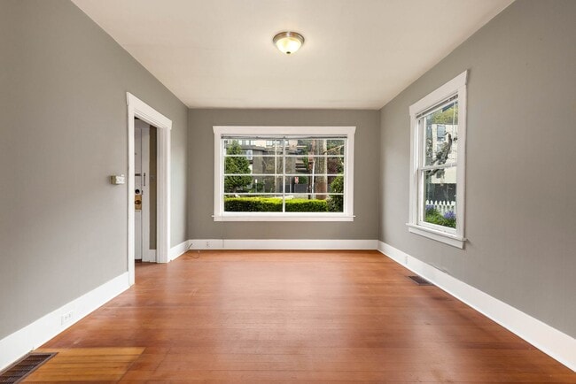 Building Photo - 2106 Dexter Ave N