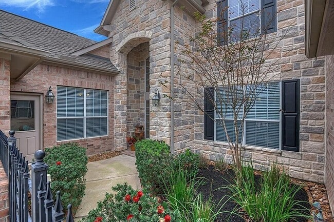 Building Photo - 9422 Cheslyn Ct