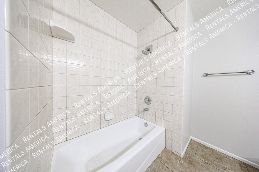 Building Photo - 2636 S Reyes