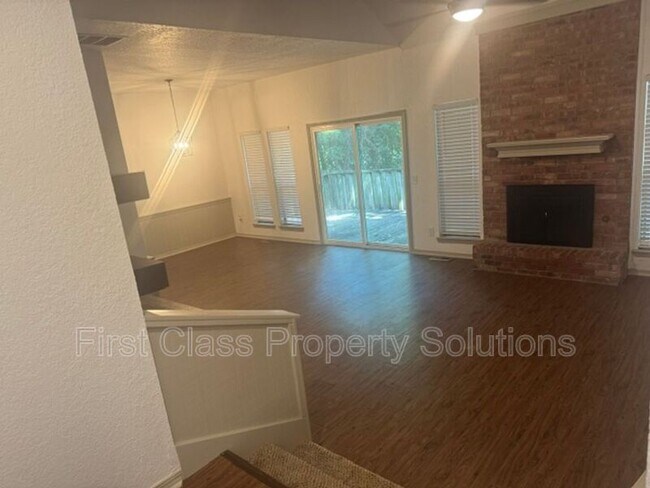Building Photo - 1404 Mary Lee Ln