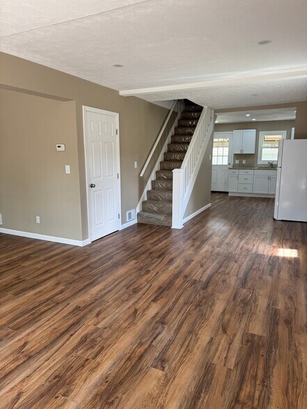Building Photo - 3836 Edgepark Dr