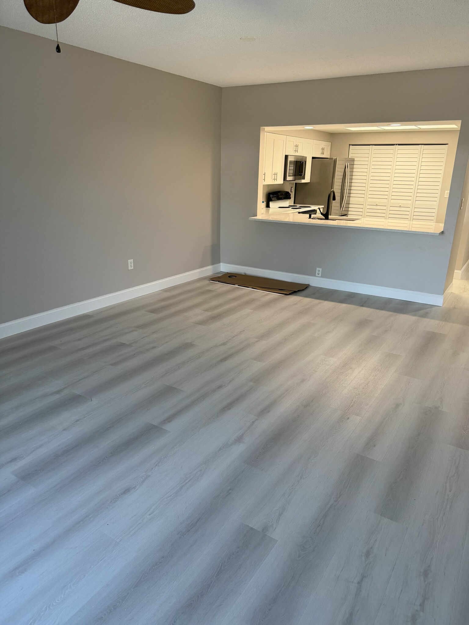 Building Photo - 2713 NE 28th Ct