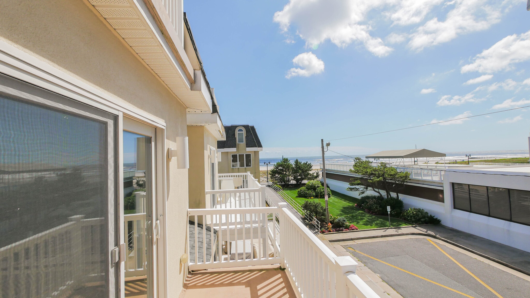 Building Photo - 137 S Berkley Sq