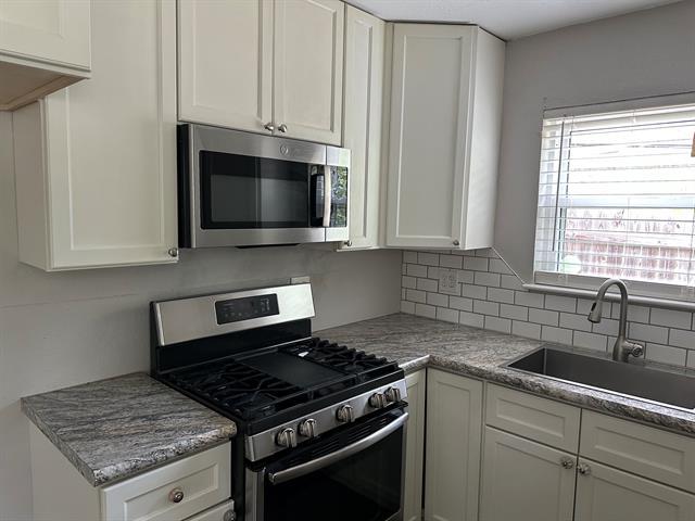 Building Photo - 3018 Gardenia Dr
