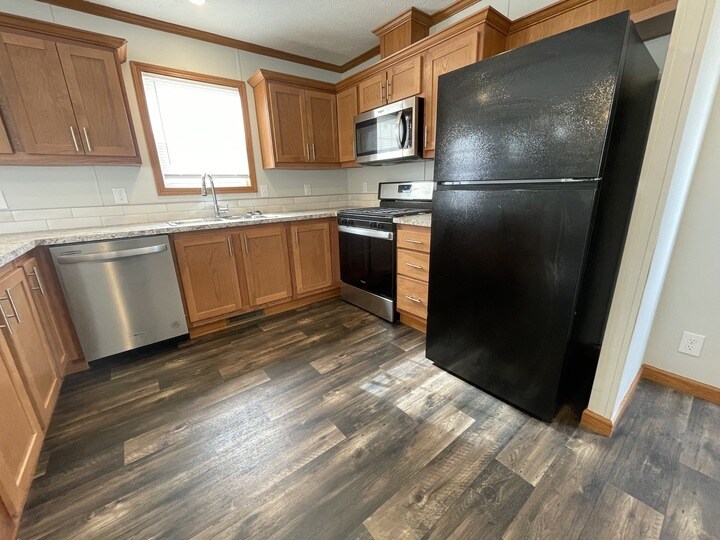 Building Photo - 38031 Leverette Ave